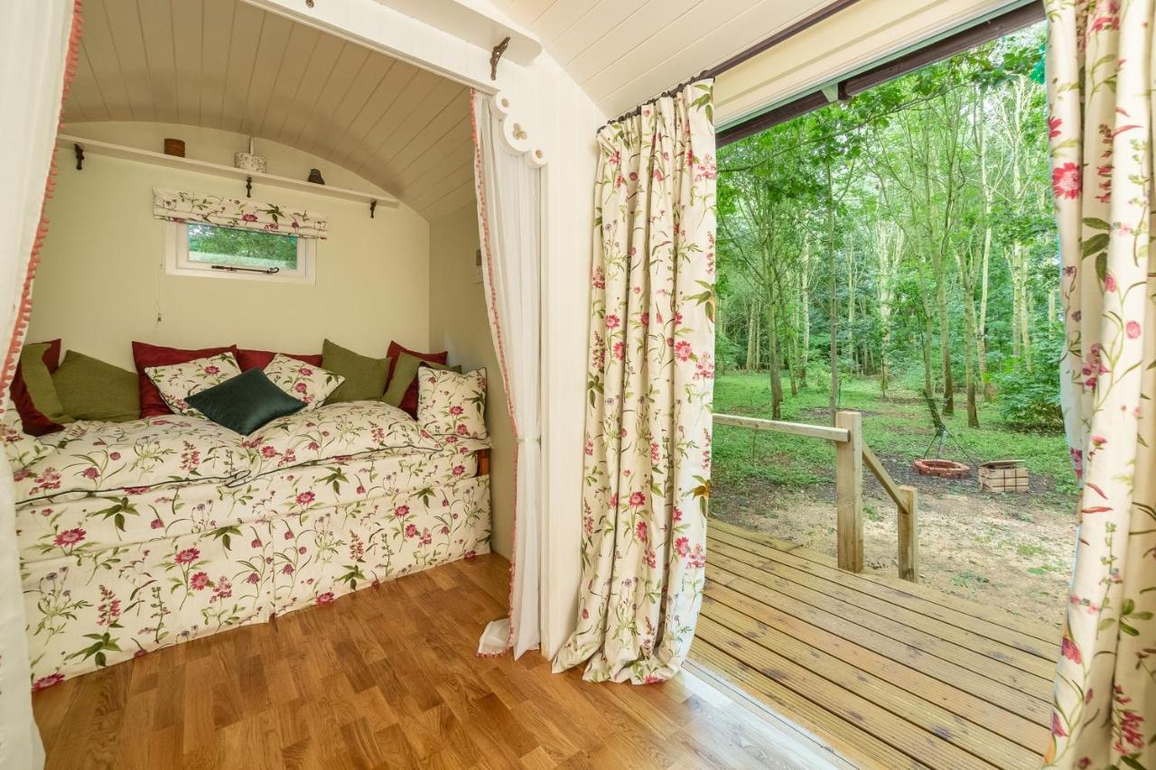 Woodland Retreat Shepherds Hut Villa Brundish Dış mekan fotoğraf